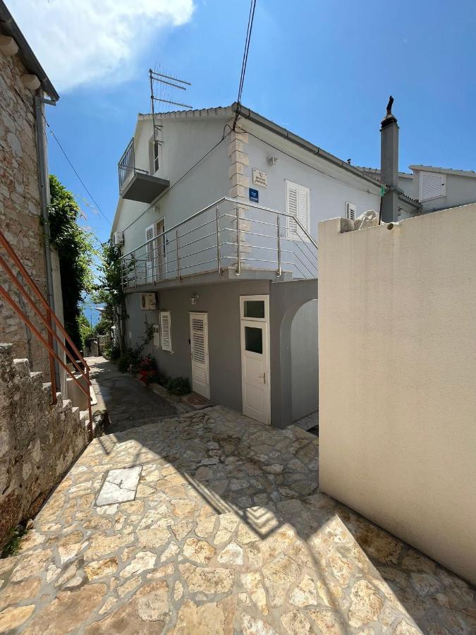 Apartment Merlin Bol Exterior foto